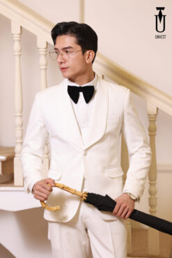 Bộ vest tuxedo trắng