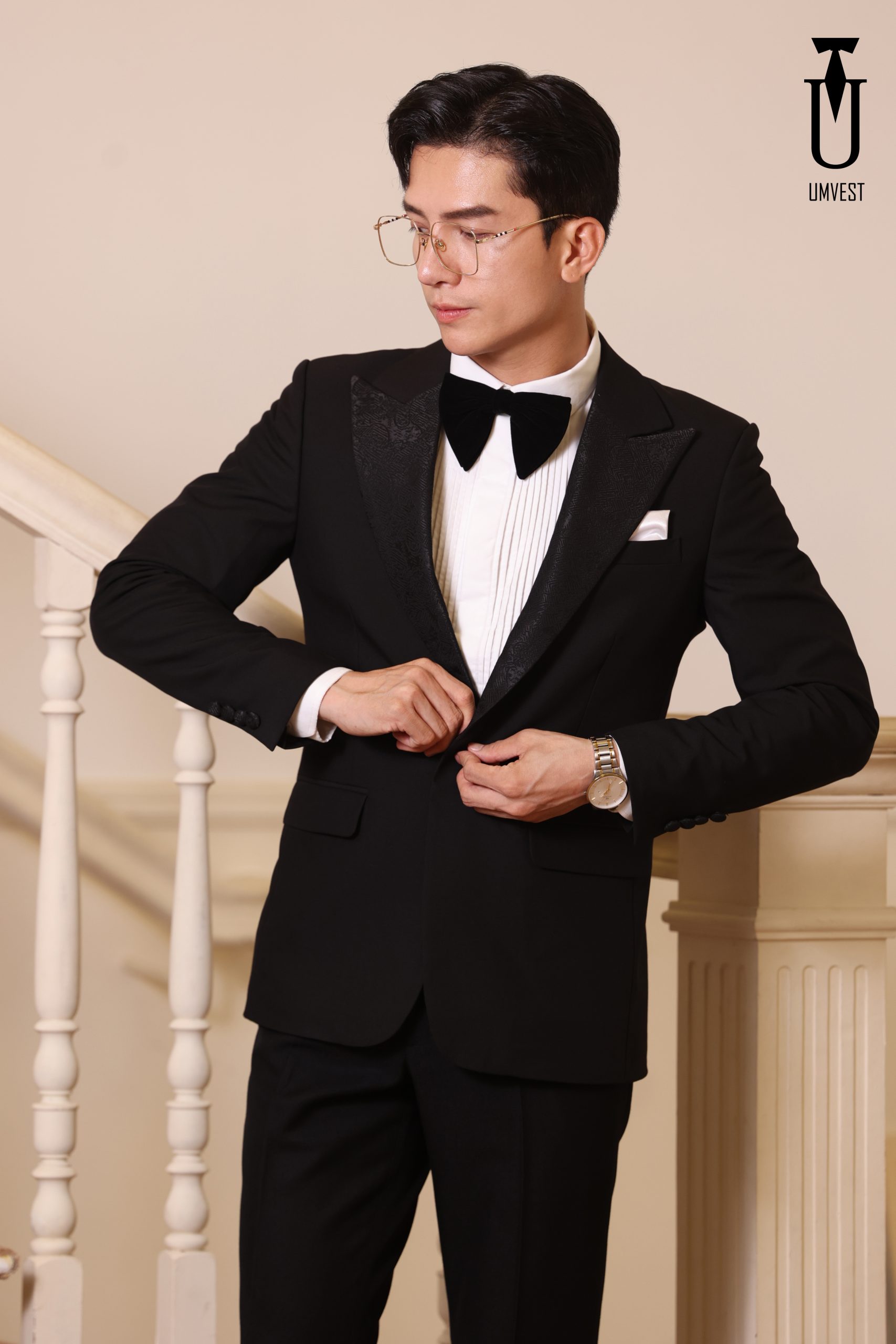 TUXEDO ĐEN CỔ GẤM
