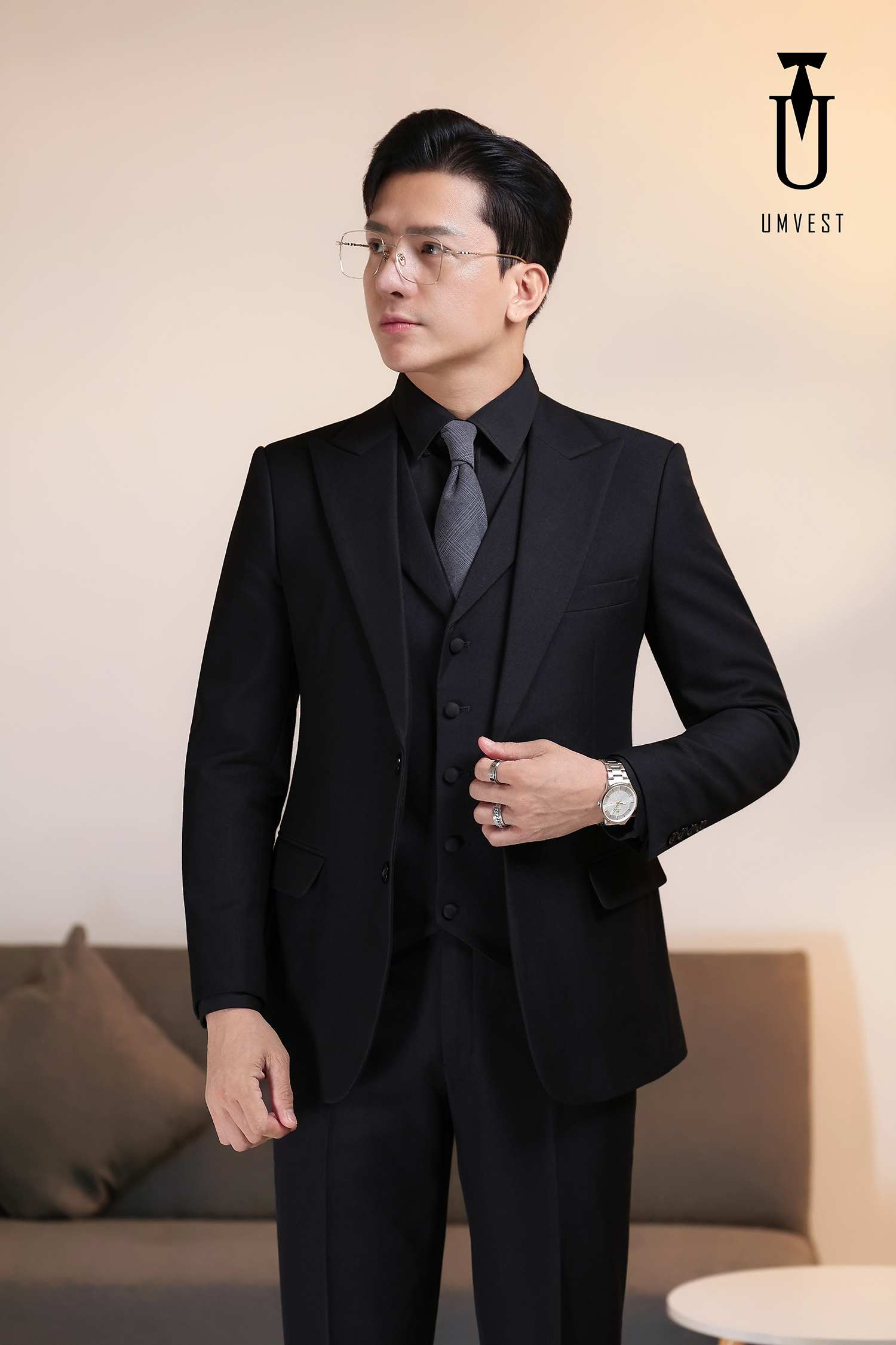 Vest Đen Sơ Mi Đen