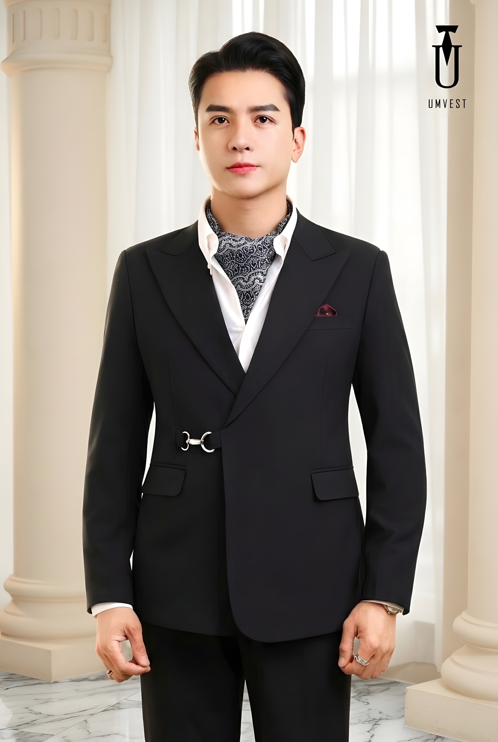 VEST ĐEN KHÓA KHĂN CỔ