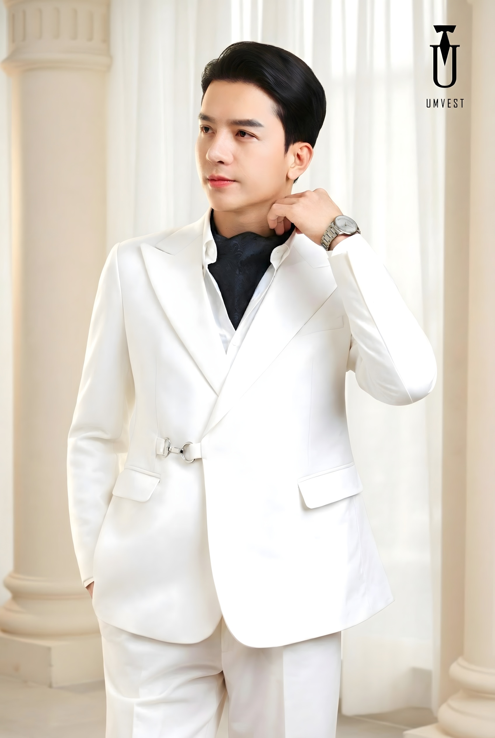 VEST TRẮNG KHÓA 02